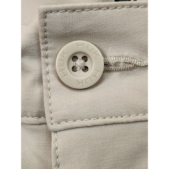 Huk Performance Fishing Shorts Men's Size L Beige Cargo Vented Stretch Quick Dry - Picture 4 of 6